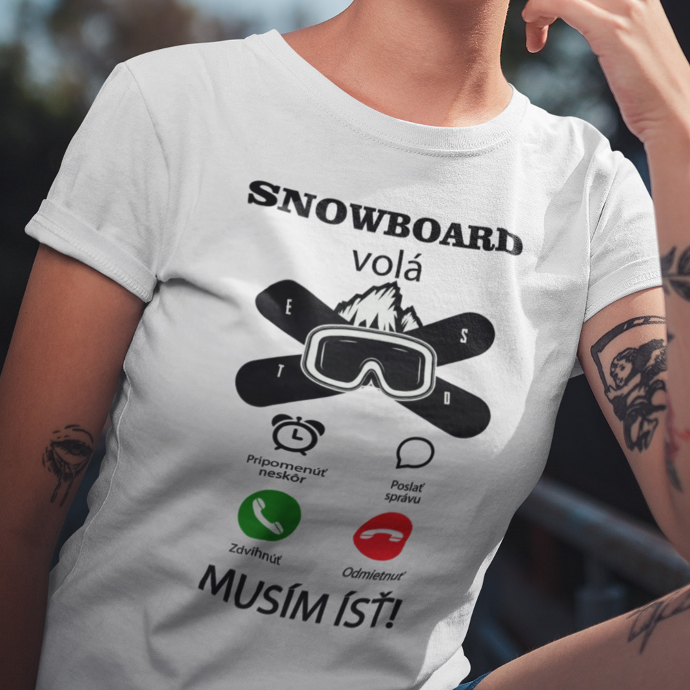 40-05-014b-tricko-s-potlacou-snowboard-vola-zimne-sporty-lyzovanie-snowboard-hobby-volny-cas