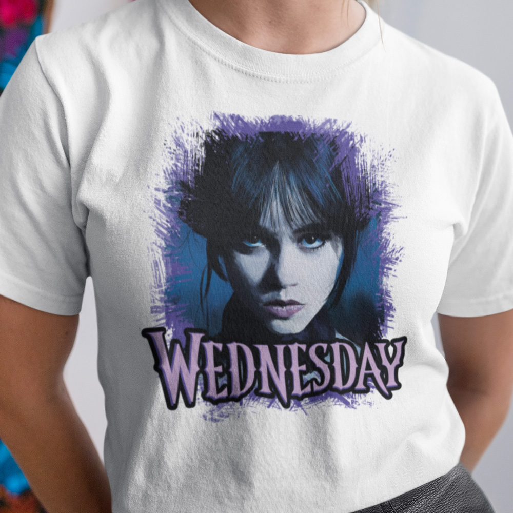 49-107b-tricko-s-potlacou-wednesday-w3-addams-addams-family-rodina-addamsovcov-nase-dizajny-filmy-horror-thriller-tim-burton-jenna-ortega-film-serial-movie-herec-netflix-hbo