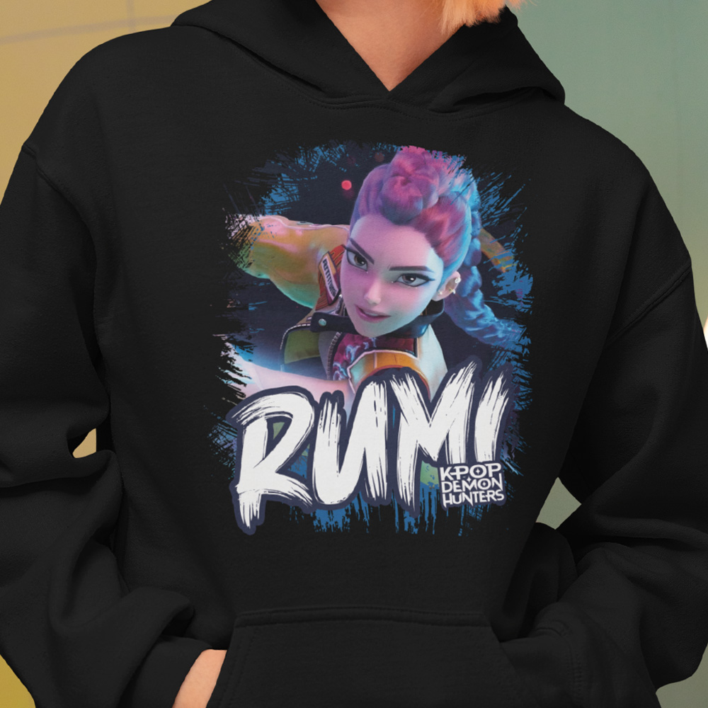 99-49-110c-mikina-s-potlacou-k-pop-demon-hunters-huntrix-huntrx-rumi-zoey-mira-cartoon-rozpravka-nase-dizajny-filmy-horror-film-serial-movie-herec-netflix-hbo