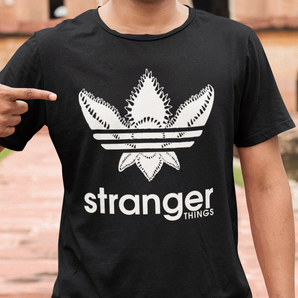 49-115c-tricko-s-potlacou-stranger-things-adidas-netflixtv-nase-dizajny-filmy-horror-film-serial-movie-herec-netflix-hbo