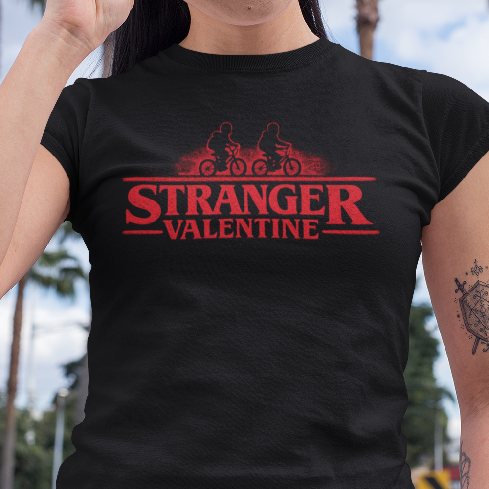 49-123c-tricko-s-potlacou-stranger-valentine-netflixtv-nase-dizajny-filmy-horror-film-serial-movie-herec-netflix-hbo