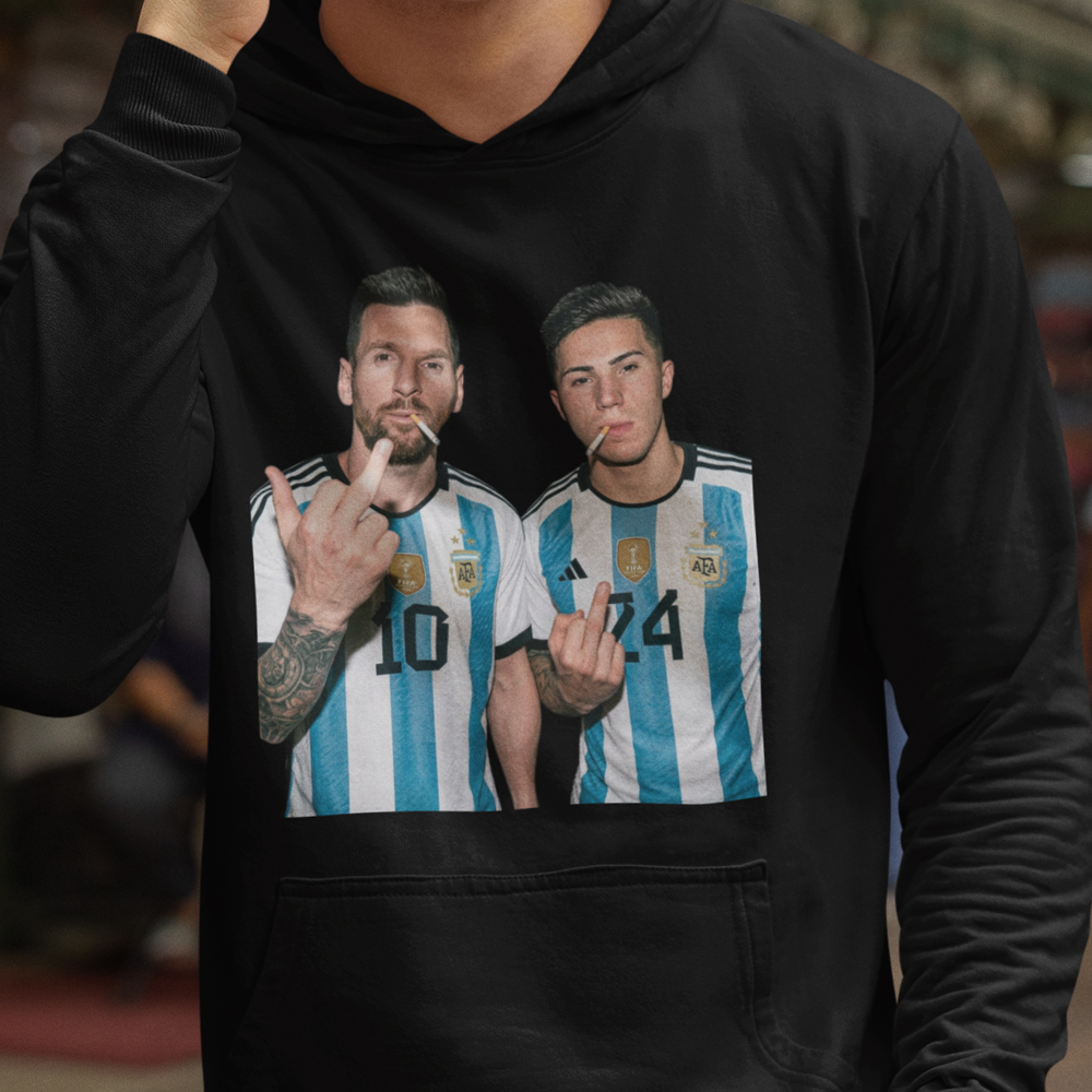 99-88-016c-mikina-s-potlacou-messi-enzo-fernandez-futbal-football-soccer-fifa-world-championship-soccer-stars-futbalove-hviezdy 99-88-016c-mikina-s-potlacou-messi-enzo-fernandez-futbal-football-soccer-fifa-world-championship-soccer-stars-futbalove-hviezdy